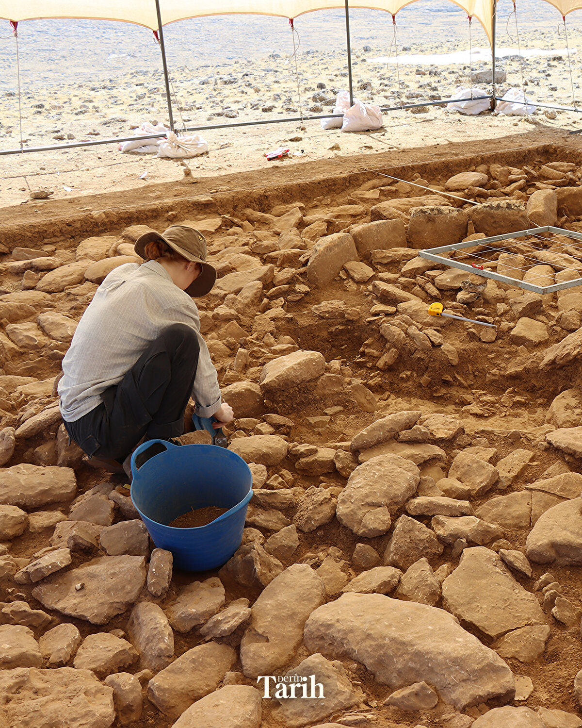 Mendik Tepe'nin Neolotik Dönemin en başlarına tarihlendiğini düşündüklerine dikkati çeken Baird, şöyle devam etti: