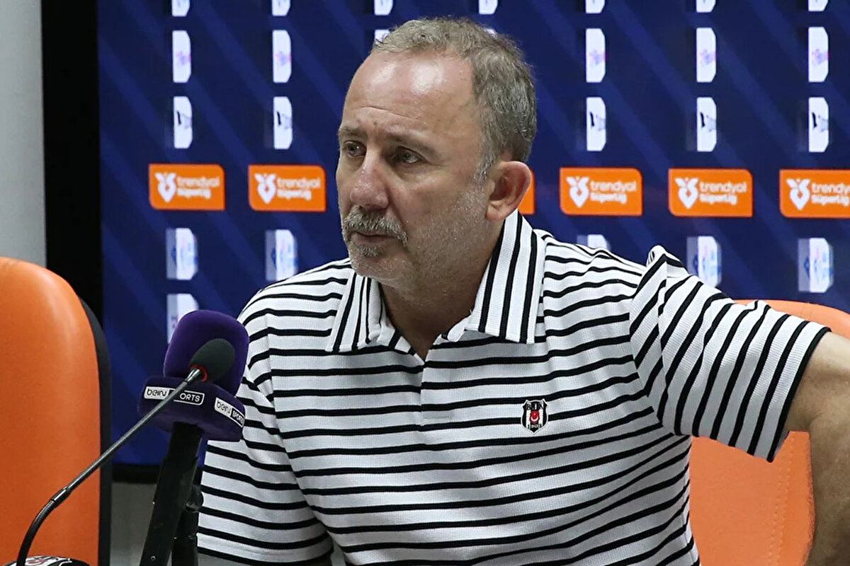 Bazen biliyorsunuz çok yüksek rakamlı kontratlar oluyor. Bunların değişmesi o kadar kolay olmuyor. Ama bundan sonra neler yapmamız gerektiğiyle ilgili mutlaka bazı şeyler değişecek."<br>