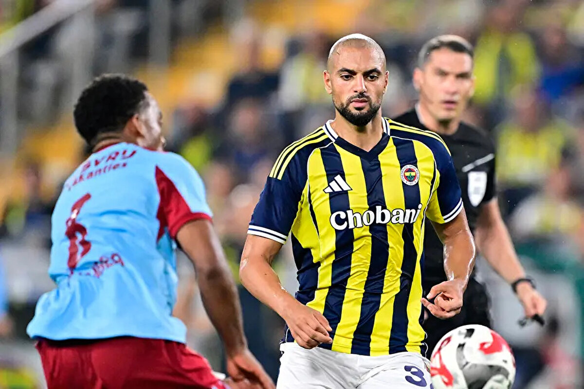 Amrabat'ı kiralık olarak transfer etmek isteyen LaLiga temsilcisi, Fenerbahçe ile transfer için görüşmelerini sürdürüyor.<br>
