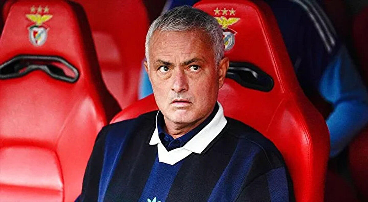 Fenerbahçe'de teknik direktör Jose Mourinho ile yollar ayrıldı.<br><br>