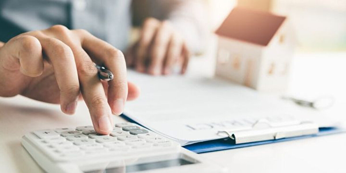 2025 yılı Eylül ayında kira zammı, TÜFE’ye endeksli olarak hesaplanacak ve üst sınır Ağustos enflasyon verilerine göre %41,13 olacak. Kiracılar ve ev sahipleri, kira sözleşmelerini yenilemeden önce TÜİK verilerini göz önünde bulundurmalı.