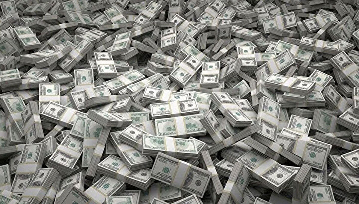 Forbes’a göre dünyanın en zengin 10 ismi ise şu şekilde sıralandı: