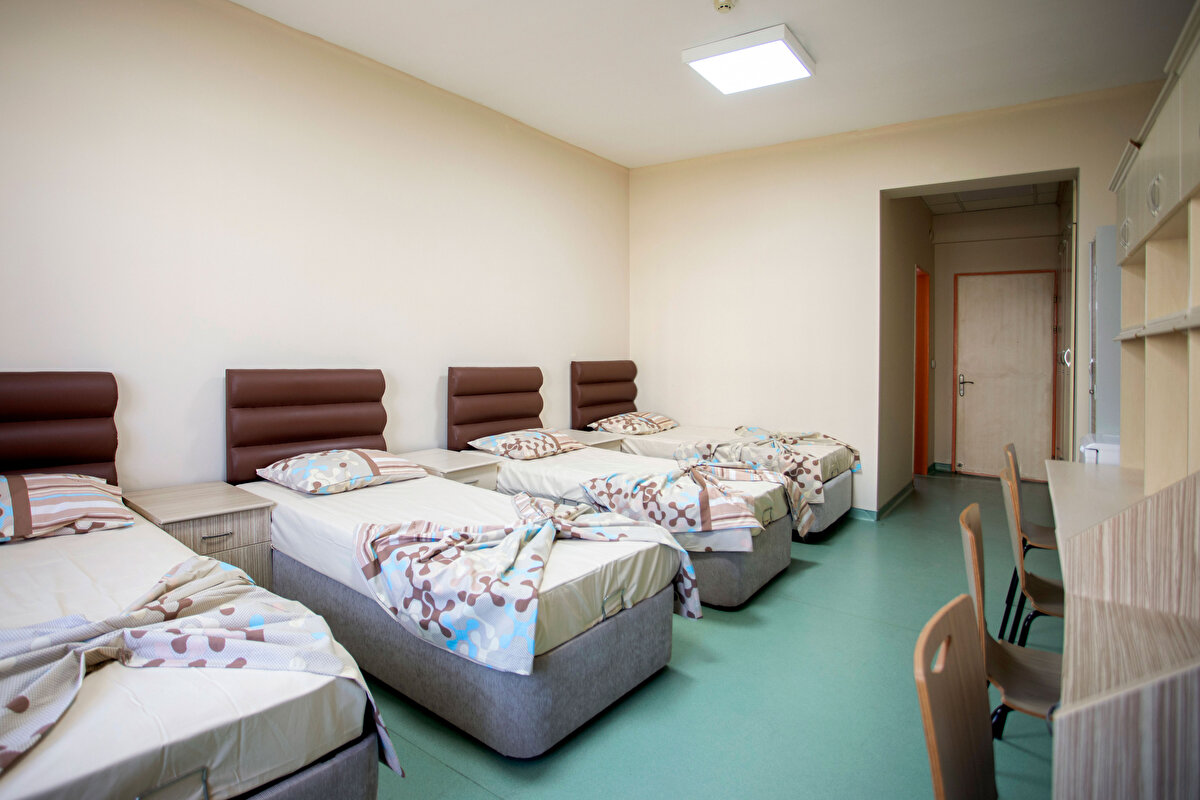 •5. tip yurtlar: Daha yüksek standartlıdır ve ikinci en yüksek ücretli yurtlardır. Yeni yapılan KYK yurtlarının çoğu bu kategoride olup, öğrencilerin barınma ve sosyal ihtiyaçlarını karşılar.<br>•6. tip yurtlar: KYK’nın en lüks yurt tipidir. Yeni inşa edilen yurtların çoğu bu sınıfta yer alır ve öğrencilerin tüm temel ihtiyaçlarını karşılayacak donanıma sahiptir.<br>