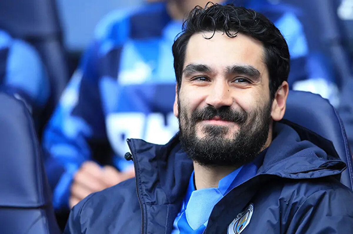 Galatasaray'ın son yıllarda gündeminden düşmeyen İlkay Gündoğan transferini bitirdi ve deneyimli futbolcunun İstanbul'a iniş saati de belli oldu.