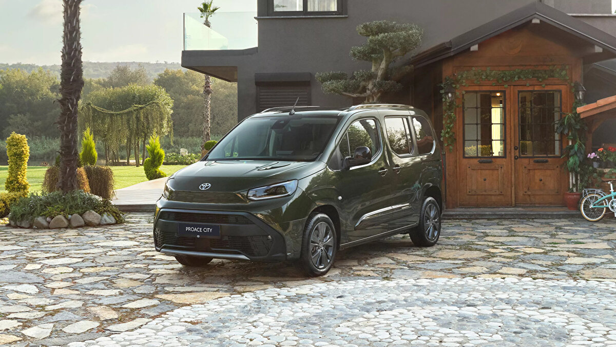 Proace Cıty<br><br>Başlangıç fiyatı:<br>1.487.500 TL<br>1.680.500 TL<br>300.000 TL, 6 AY, %0 faiz fırsatı* ile!