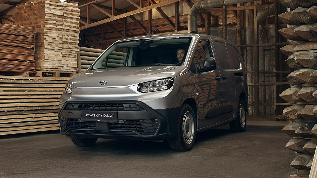 Proace City Cargo<br><br>Başlangıç fiyatı:<br>1.078.500 TL<br>1.154.000 TL<br>%0 faizli kredi seçenekleriyle!