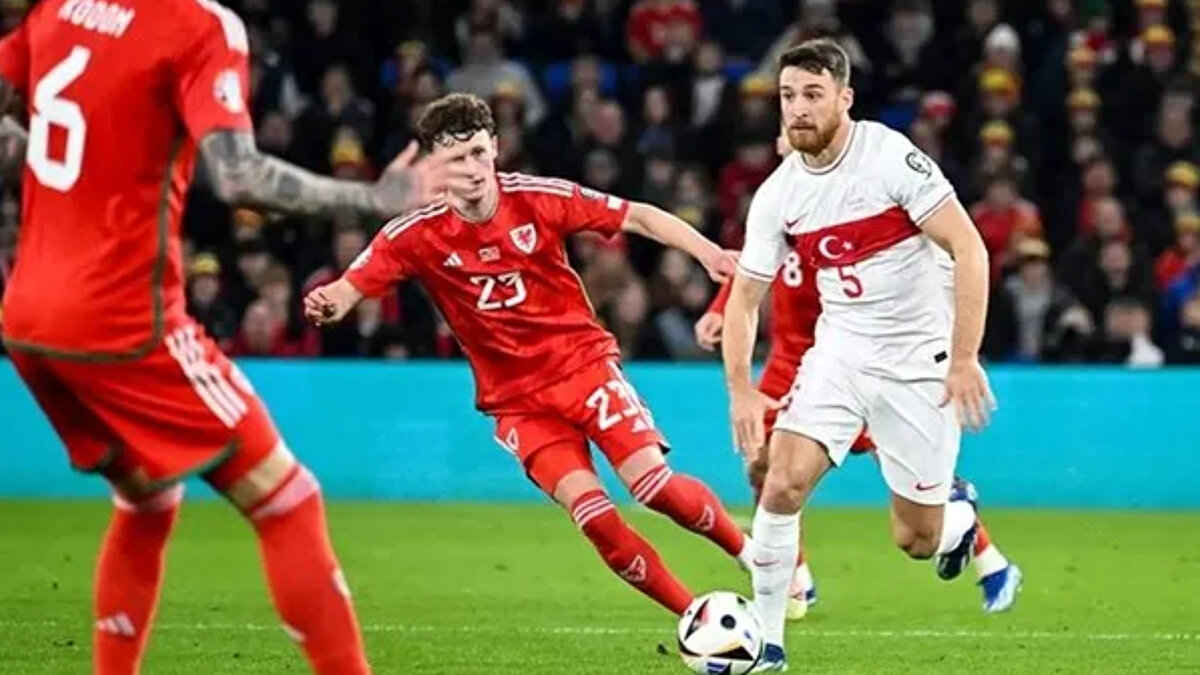 Türkiye’nin Gürcistan maçı aday kadrosu<br><br>Teknik direktör yönetiminde sahaya çıkacak A Milli Takım’ın Gürcistan maçı aday kadrosu şöyle:<br><br>Kaleciler: Altay Bayındır, Berke Özer, Mert Günok, Uğurcan Çakır<br>Savunma: Abdülkerim Bardakcı, Çağlar Söyüncü, Eren Elmalı, Ferdi Kadıoğlu, Merih Demiral, Mert Müldür, Samet Akaydin, Yusuf Akçiçek, Zeki Çelik<br>Orta saha: Demir Ege Tıknaz, Hakan Çalhanoğlu, İsmail Yüksek, Kaan Ayhan, Orkun Kökçü, Salih Özcan<br>Forvet: Arda Güler, Barış Alper Yılmaz, Can Uzun, Deniz Gül, İrfan Can Kahveci, Kenan Yıldız, Kerem Aktürkoğlu, Oğuz Aydın, Yunus Akgün