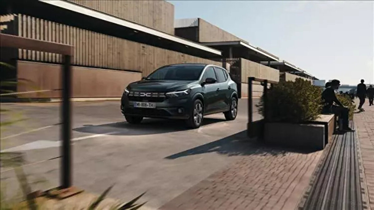 <br><br>DACIA<br><br>Sandero Stepway: 1.325.000 – 1.417.000 TL<br>