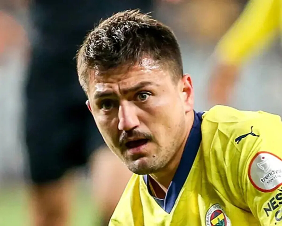 Sarı lacivertlilerin, Cengiz Ünder'in ayrılması durumunda kiralama bedeli istemediği aktarıldı.<br><br>