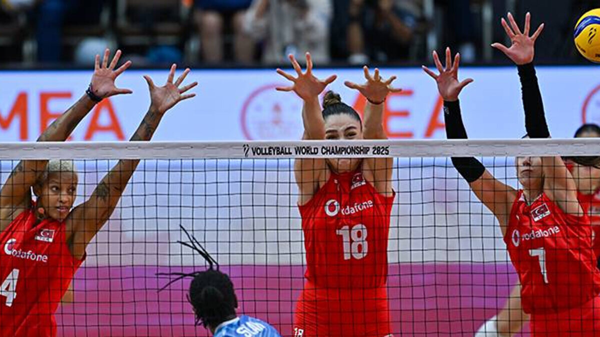 Türkiye – ABD Voleybol Maçı Ne Zaman?<br><br>Milli takımımızın çeyrek final mücadelesi bugün 4 Eylül 2025 Çarşamba günü oynanacak. Karşılaşmanın başlama saati ise 16.30