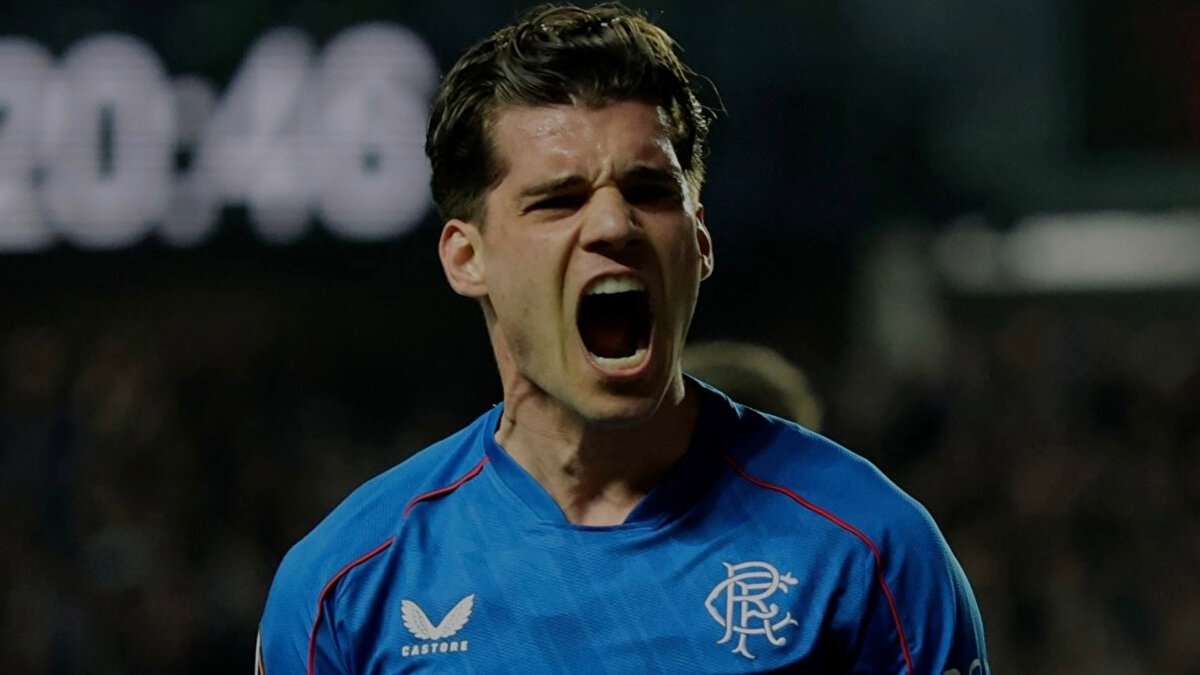 Milli araya Beşiktaş galibiyeti ile moralli giren Alanyaspor, transferde ses getirecek hamle yaptı. Turuncu yeşilliler, Glasgow Rangers ile yollarını ayıran Ianis Hagi ile 2 yıllık sözleşme imzaladı. 