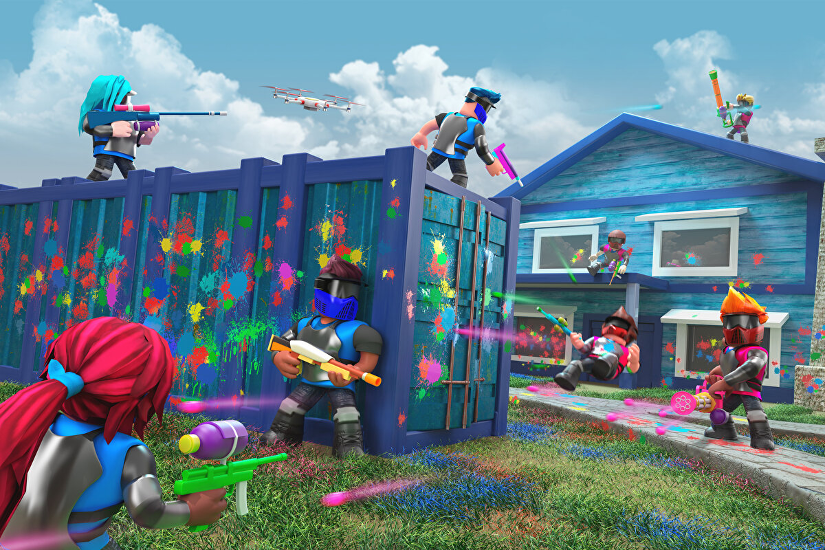 Ulaştırma ve Altyapı Bakanı Abdulkadir Uraloğlu, Roblox’un Türkiye’de yeniden açılmasının mümkün olduğunu ancak uygunsuz içeriklerin tamamen kaldırılması gerektiğini vurguladı. Bakan Yardımcısı Ömer Fatih Sayan ise 5 Mayıs 2025’te yaptığı açıklamada, erişim engelinin kaldırılması için üç temel şart sundu: