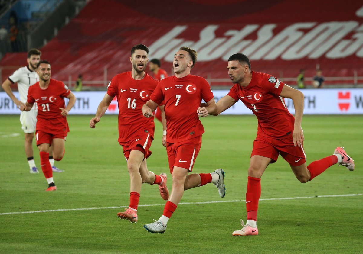 Uzun süredir çok samimi arkadaşlıkları olan Kerem ile Yunus'un arasında bir problem olmadığı kesinleşti.