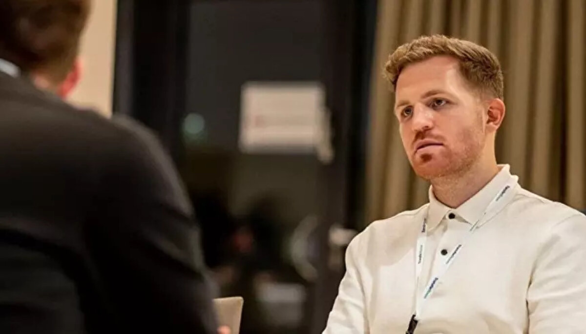 Sarı-lacivertli futbol takımı için 4 teknik adam üzerinde durulduğunu ifade eden Belgü, "Devin (Özek) dört adayla görüştü