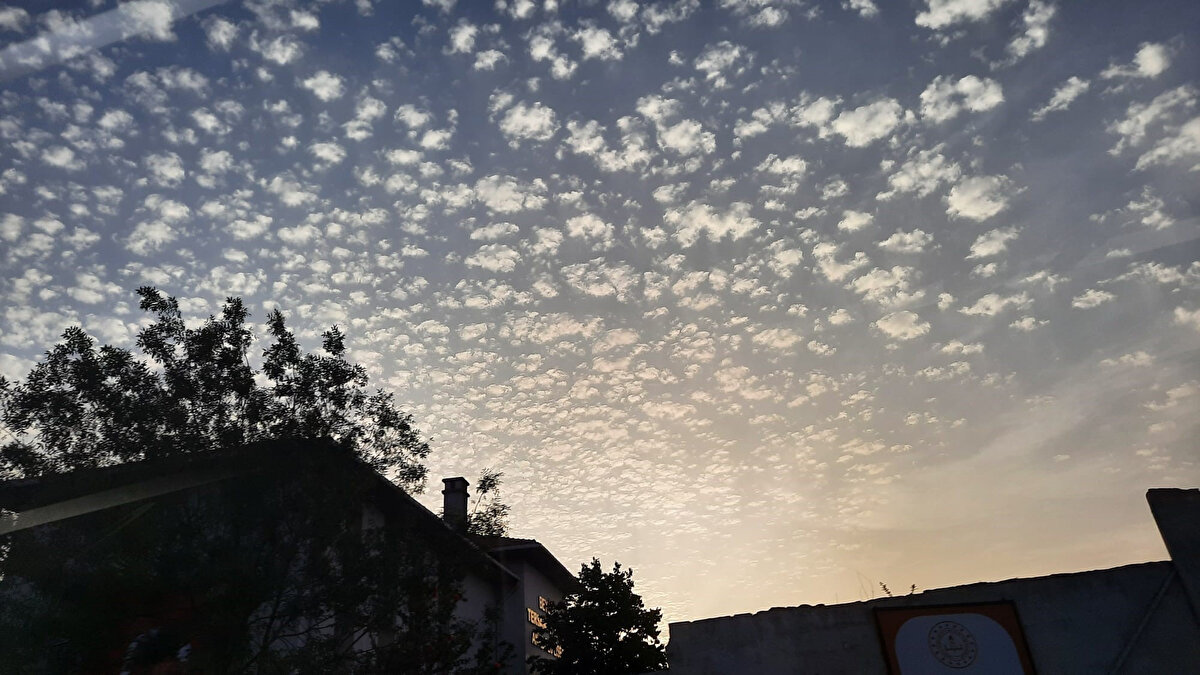 Batı Karadeniz<br>Parçalı ve az bulutlu.<br>•Bolu: 28°C<br>•Düzce: 32°C<br>•Sinop: 30°C<br>•Zonguldak: 27°C<br>