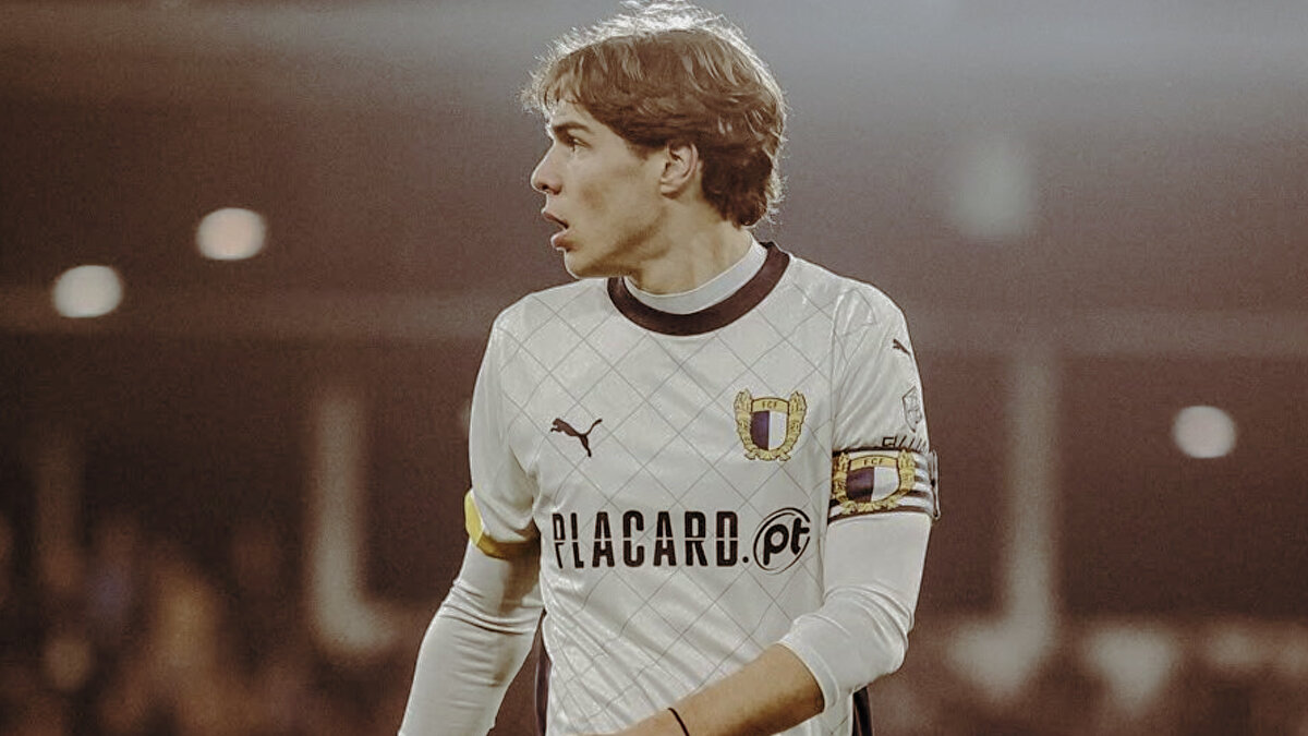 2025-26 yaz transfer sezonunda Galatasaray için adı sıkça yazılan 20 yaşındaki Famalicao forması giyen Gustavo Sa için yönetimin hamle yapacağı iddia edildi. 