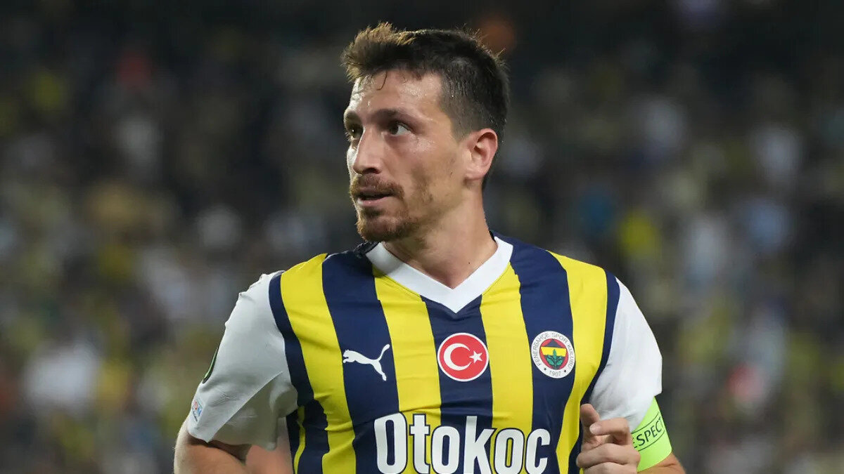 Fenerbahçe’nin Avrupa kadrosunda kalede İrfan Can Eğribayat, Tarık Çetin ve Ederson yer aldı. Savunmada ise Çağlar Söyüncü, Mert Müldür, Jayden Oosterwolde, Nelson Semedo, Milan Skriniar ve Archie Brown dikkat çeken isimler oldu.
