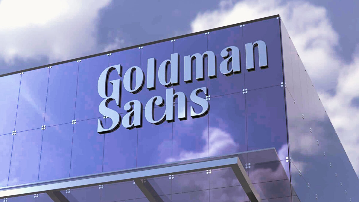 Goldman Sachs raporunda "İkinci çeyrek GSYH büyümesi, iç talepteki zayıflığa rağmen öngörülerin oldukça üzerinde gerçekleşti. Bunun yanında, Ağustos ayı enflasyonu da beklentileri aştı. Bu nedenle TCMB’nin, önceki toplantıya kıyasla daha sınırlı bir faiz indirimi gerçekleştirmesini bekliyoruz" denildi.