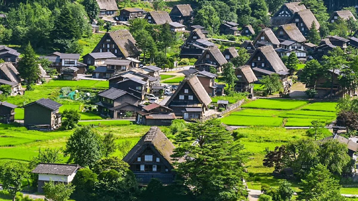 9.🇯🇵 Shirakawa-go, Japonya