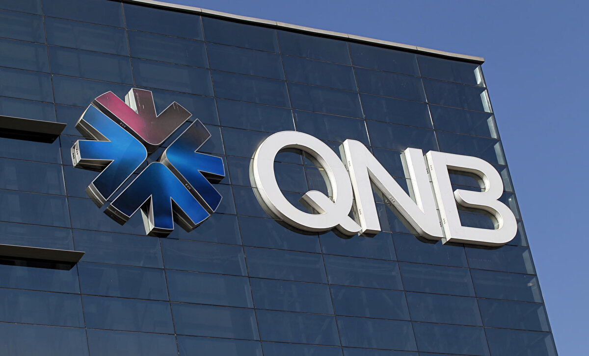 QNB<br>Banka internet sitesinde "15.000 TL ‘ye varan nakit promosyon ve QNB Emekli kredi kartından yıllık 1.200 TL indirim olmak üzere toplamda 16.200 TL’ye varan emeklilik ödülü" ifadelerini kullanıyor.