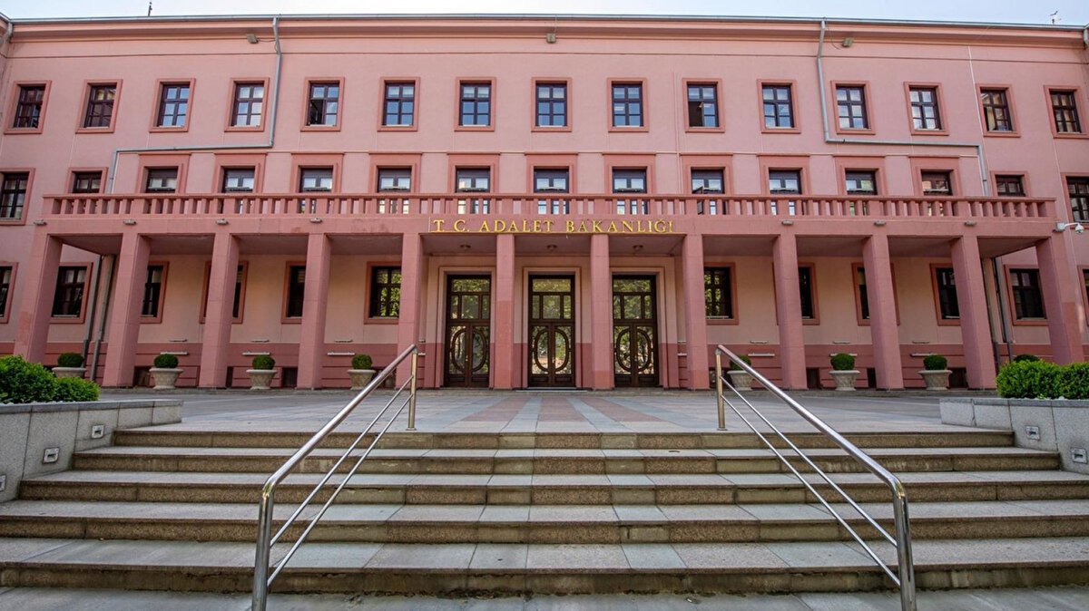 SÖZLÜ SINAV TARİHLERİ BELLİ OLDU MU?<br><br><br>27 Eylül 2025 Cumartesi günü zabıt katipliği için başvuran adaylar<br>sözlü sınava alınacaklar.