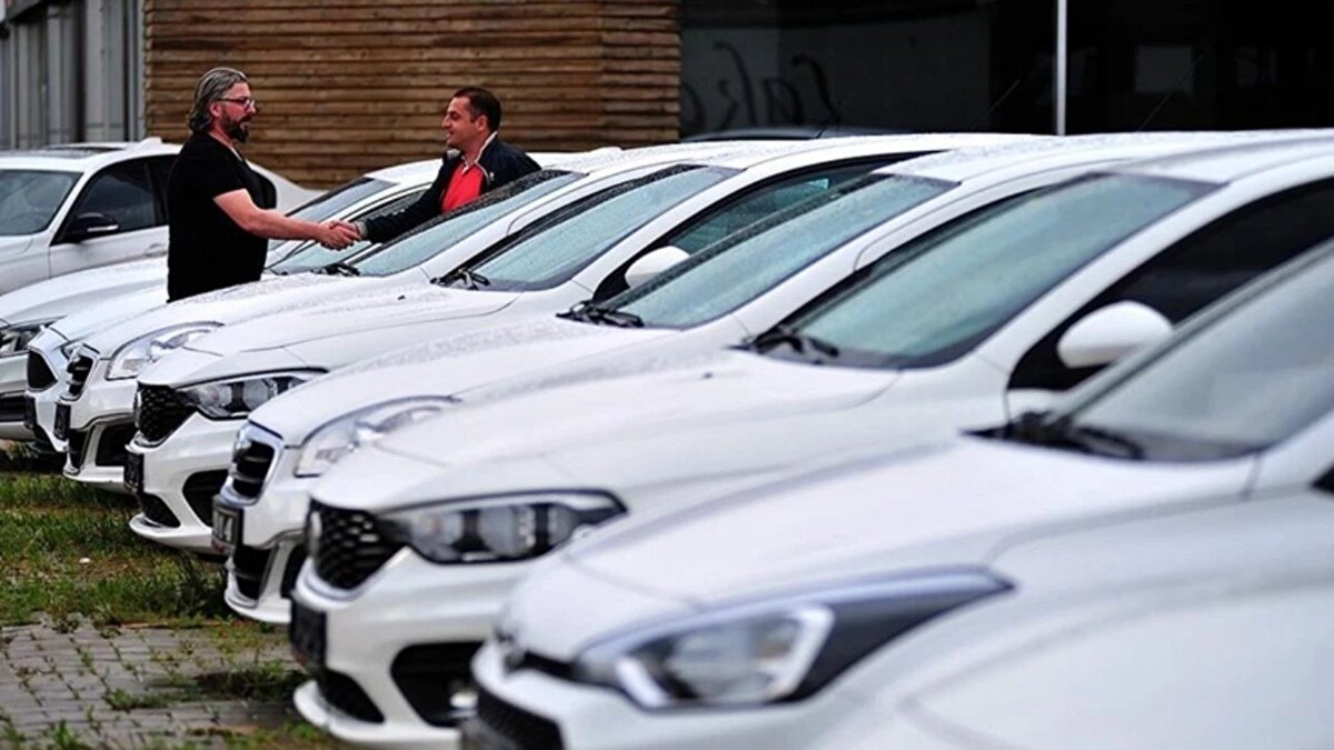 <br><br>Türkiye otomotiv pazarında ağustos ayı satış rakamları belli oldu. Ay boyunca en yüksek satışa ulaşan marka Renault oldu. Listenin son sırasında ise Hyundai yer alarak dikkat çekti. Satış verileri, tüketici tercihlerindeki markalar arasındaki rekabeti bir kez daha gözler önüne serdi.<br>