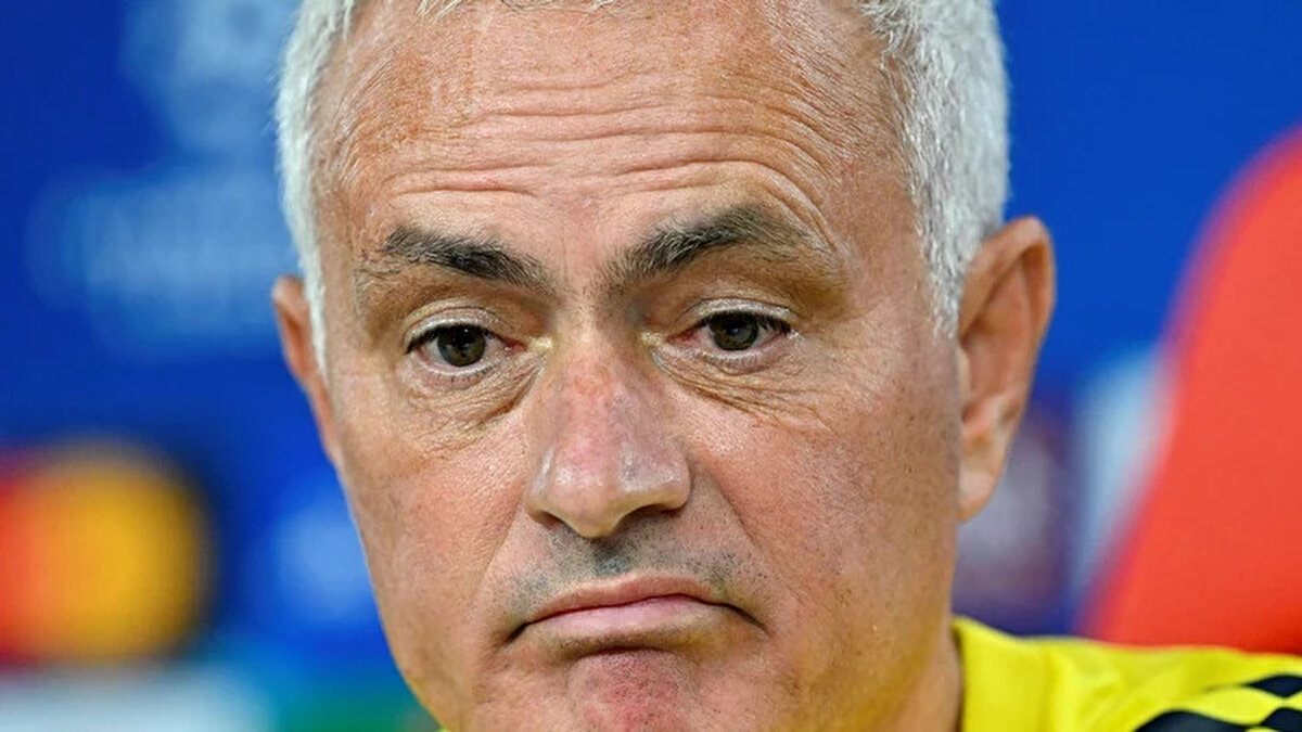 Fenerbahçe'de Mourinho ile yolların ayrılmasının ardından tek gündem maddesi teknik direktör.