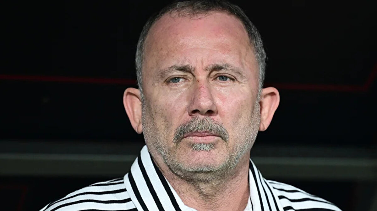 3 ismin biletini kesti<br><br><br>Transfwer edilecek oyuncuların yanı sıra birkaç isimle yolları ayırmayı da düşünen deneyimli teknik adam yaptığı çalışmalar sonrası 3 isimle yolları ayırma kararı verdi. Peki kim bu isimler? İşte detaylar...