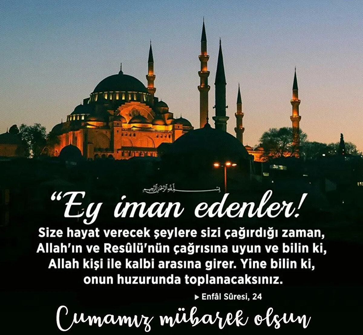 Mübarek Cuma'nın manevi atmosferini yakınlarınıza hissettirmek için en anlamlı mesajları arıyorsanız, doğru yerdesiniz. Anneye, babaya, dostlara ya da tüm sevdiklerinize gönderebileceğiniz resimli ve etkileyici Cuma mesajları ile bu özel günü paylaşabilirsiniz.<br><br>İşte 2025 yılı için hazırlanmış en yeni, en güzel ve anlamlı Cuma mesajları…<br>