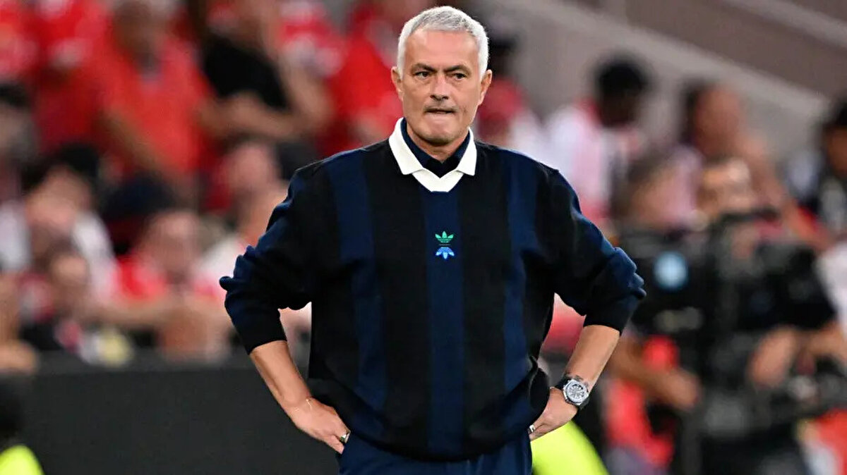 Fenerbahçe, Şampiyonlar Ligi play-off turu rövanşındaki Benfica maçı sonrası teknik direktör Jose Mourinho ile yollarını ayırmıştı.<br><br>
