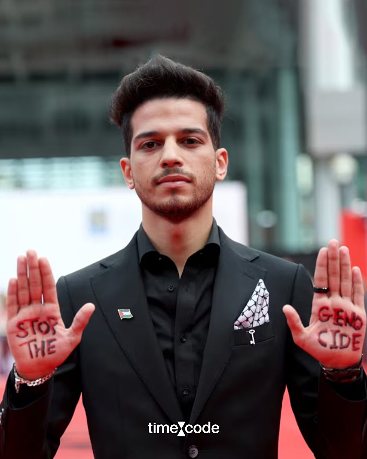 “Soykırımı durdurun” sözleri salonda büyük yankı uyandırdı.