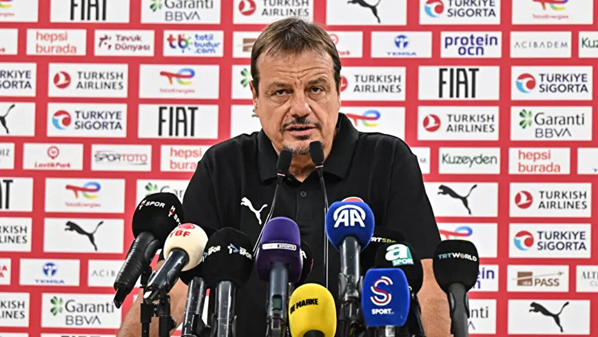 A Milli Takım Başantenörü Ergin Ataman maç sonunda karşılaşmayı değerlendirirken, maçın erken saatte oynanması nedeniyle FIBA'ya sert tepki gösterdi. Ataman'ın TRT Spor'a yaptığı açıklamalar şöyle:<br><br>