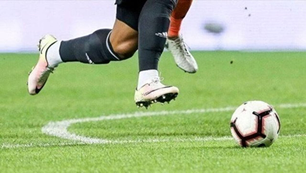 Futbolseverler, “Transfer dönemi ne zaman sona erecek?” ve “Kadro bildirimi için kritik süreç hangi haftalar?” sorularına yanıt ararken, hem Süper Lig’de hem de Avrupa’nın önde gelen liglerinde hareketlilik dikkat çekiyor.<br><br>