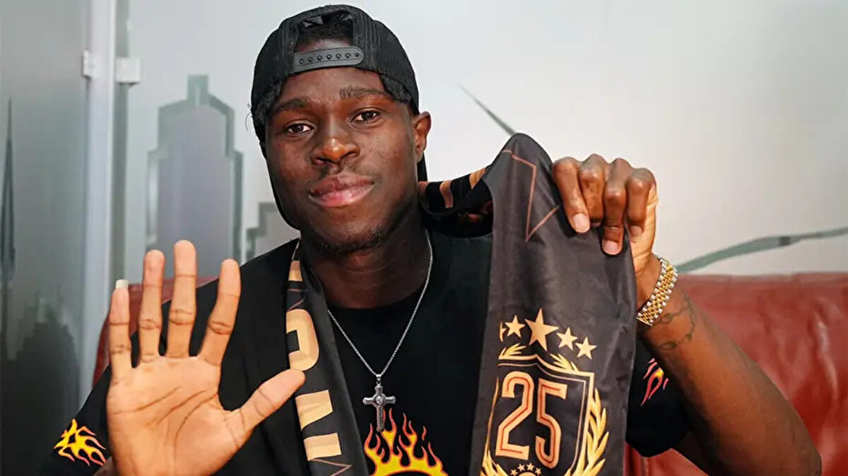 Şampiyonlar Ligi için iddialı bir kadro kuran Galatasaray'da takıma transfer olan isimlerden biri de Wilfried  Singo oldu