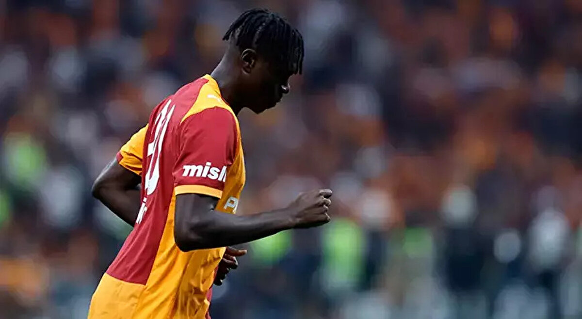  Singo bu rakama transfer edilmesi durumunda Türk futbol tarihinin en pahalı satışı olacak.