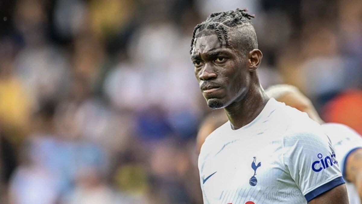 Yönetimin takımın yeni teknik diretörünü de hafta başında açıklaması bekleniyor