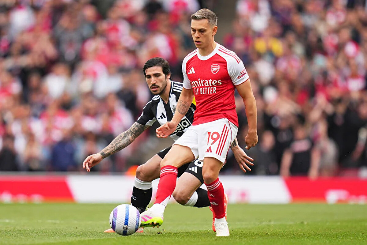 Trossadr'ın performansı nasıl?<br><br><br>Belçikalı futbolcu, 2.5 yıldır formasını giydiği Arsenal'de 125 maça çıkarken 28 gol, 23 asistlik performans sergiledi.<br><br>