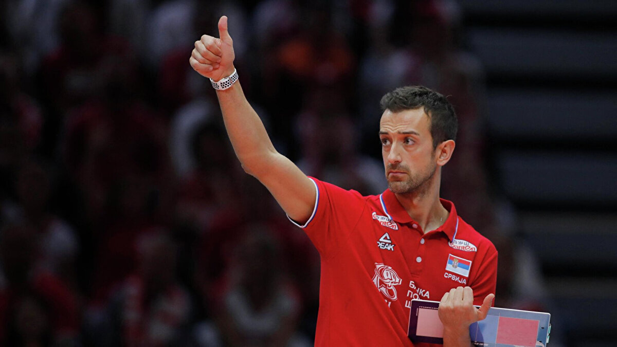 Peki, Daniele Santarelli kimdir, kaç yaşında? Eşi Monica De Gennaro hangi takımda oynuyor? İşte final öncesi merak edilen ayrıntılar…