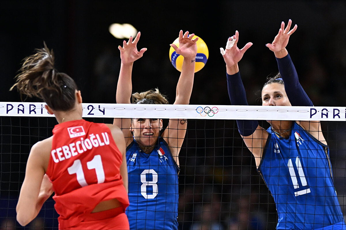 Şampiyon İtalya oldu<br><br><br>Türkiye 8 - 15 İtalya<br><br>Maç sonucu 2-3 <br><br><br>Filenin Sultanları turnuvayı gümüş madalya ile tamamladı.<br>