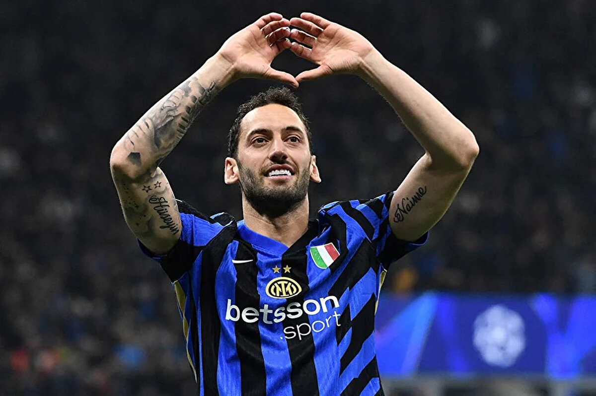 Sarı kırmızılıların, yaz transfer döneminde kadrosuna katamadığı 31 yaşındaki futbolcuyu en geç ocak ayında transfer edeceği iddia edildi.<br><br>