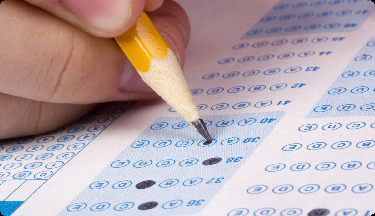 Alan Bilgisi 1. oturum, 13 Eylül 2025 Cumartesi günü saat 10.15’te başlayacak. Bu sınavda da 10.00’dan sonra binaya giriş yapılmayacak.<br><br>Alan Bilgisi 2. oturum ise 14 Eylül 2025 Pazar günü saat 10.15’te gerçekleştirilecek.<br><br>Tüm oturumlar saat 12.25’te sona erecek.<br>