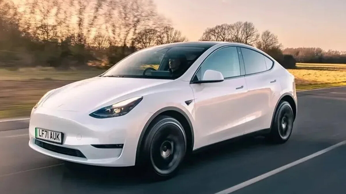 Türkiye'de elektrikli araç pazarında Tesla Model Y, 2025 yılının en çok tercih edilen otomobillerinden biri olarak öne çıkıyor. Batarya değişim maliyetlerinin net olarak açıklanması, Tesla sahiplerinin en büyük endişelerinden birini ortadan kaldırıyor.