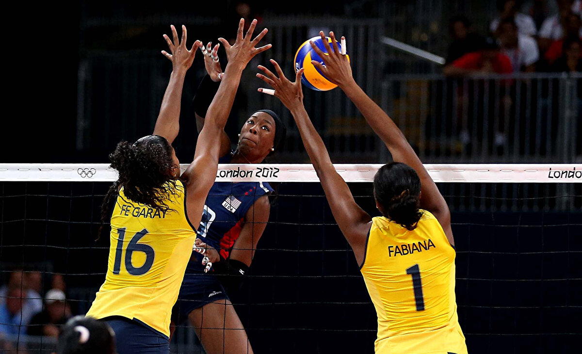 Brezilya ise yarı finalde İtalya’ya karşı nefes kesen bir maç oynadı. 5 sete uzayan karşılaşmada son sette öne geçmesine rağmen 15-13 kaybederek final biletini rakibine kaptırdı. Takımın yıldızı Gabi, 29 sayıyla dikkat çeken bir performans sergiledi.