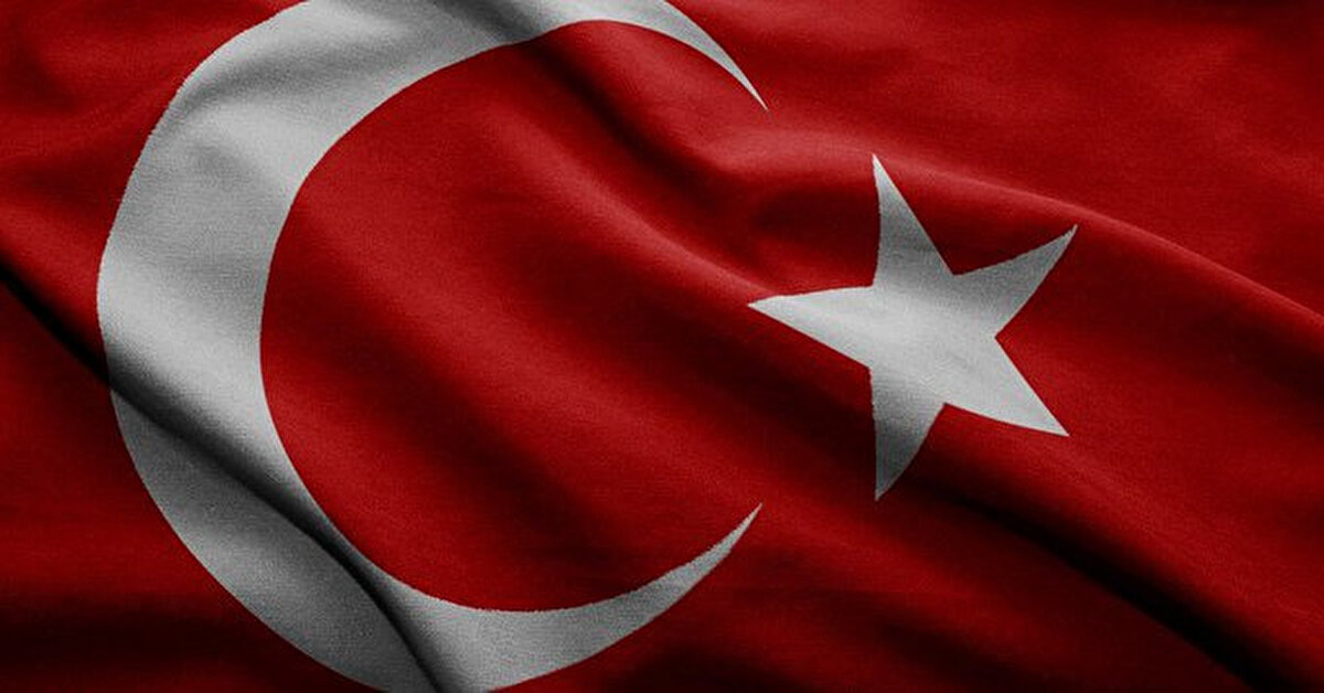 Fenerbahçe:<br><br>İzmir Balçova'da polis karakoluna düzenlenen hain saldırıda şehit olan polislerimize Allah’tan rahmet; kederli ailelerine ve milletimize baş sağlığı dileriz.