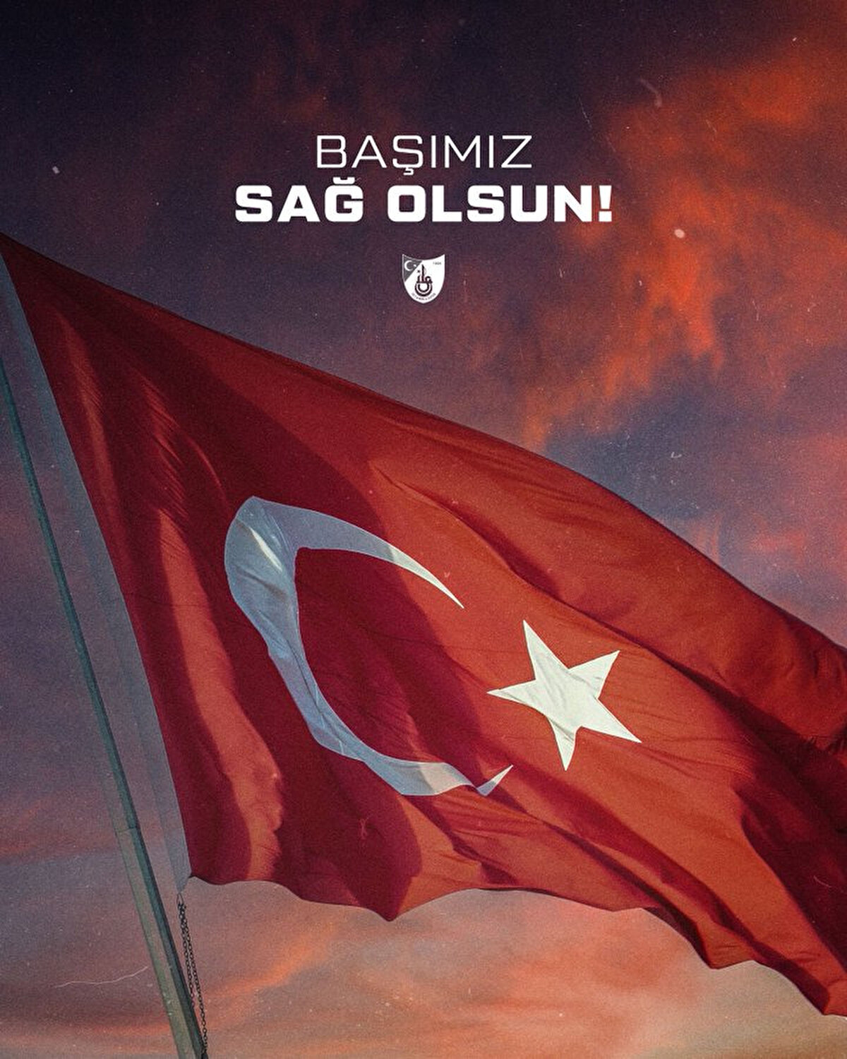 İstanbulspor:<br><br>İzmir Balçova Salih İşgören Polis Merkezi’ne gerçekleştirilen silahlı saldırıda şehit olan kahraman polislerimize Allah’tan rahmet, yaralanan polislerimize acil şifalar diliyoruz. <br><br>Milletimizin başı sağ olsun. 🇹🇷