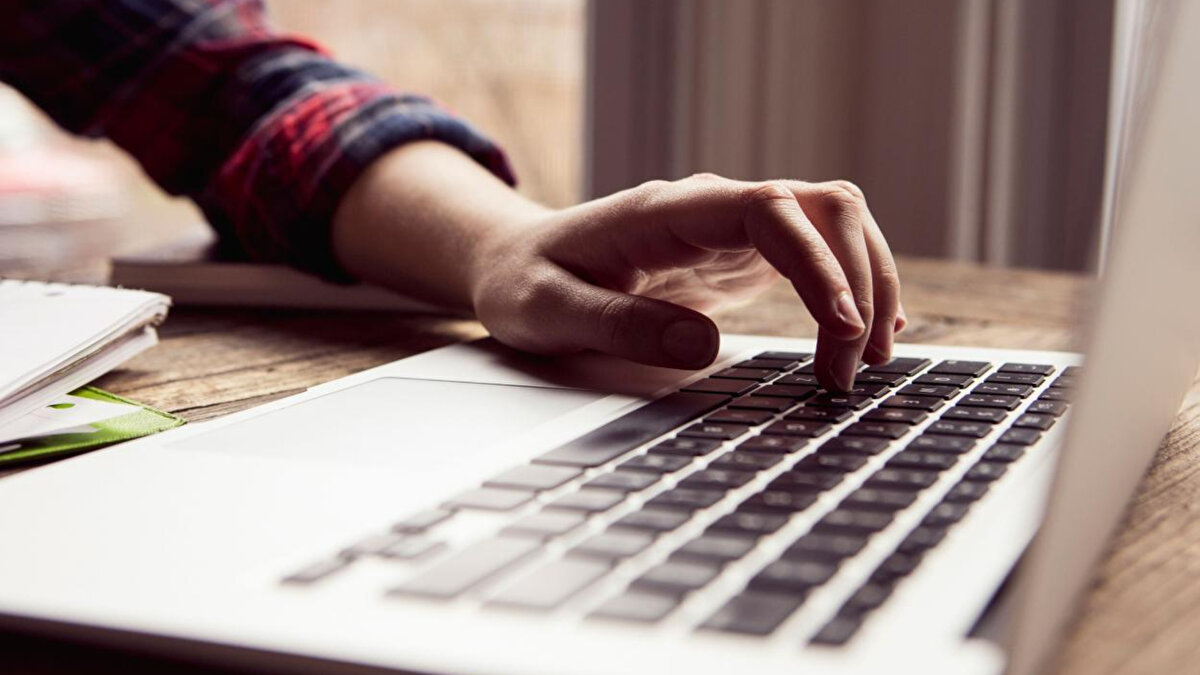 Geçtiğimiz günlerde Google sunucularında yaşanan kısa süreli arıza hatırlatıldığında, benzer şekilde küresel çapta yaşanan sorunların Türkiye’deki bağlantılara da etki edebileceği belirtiliyor.