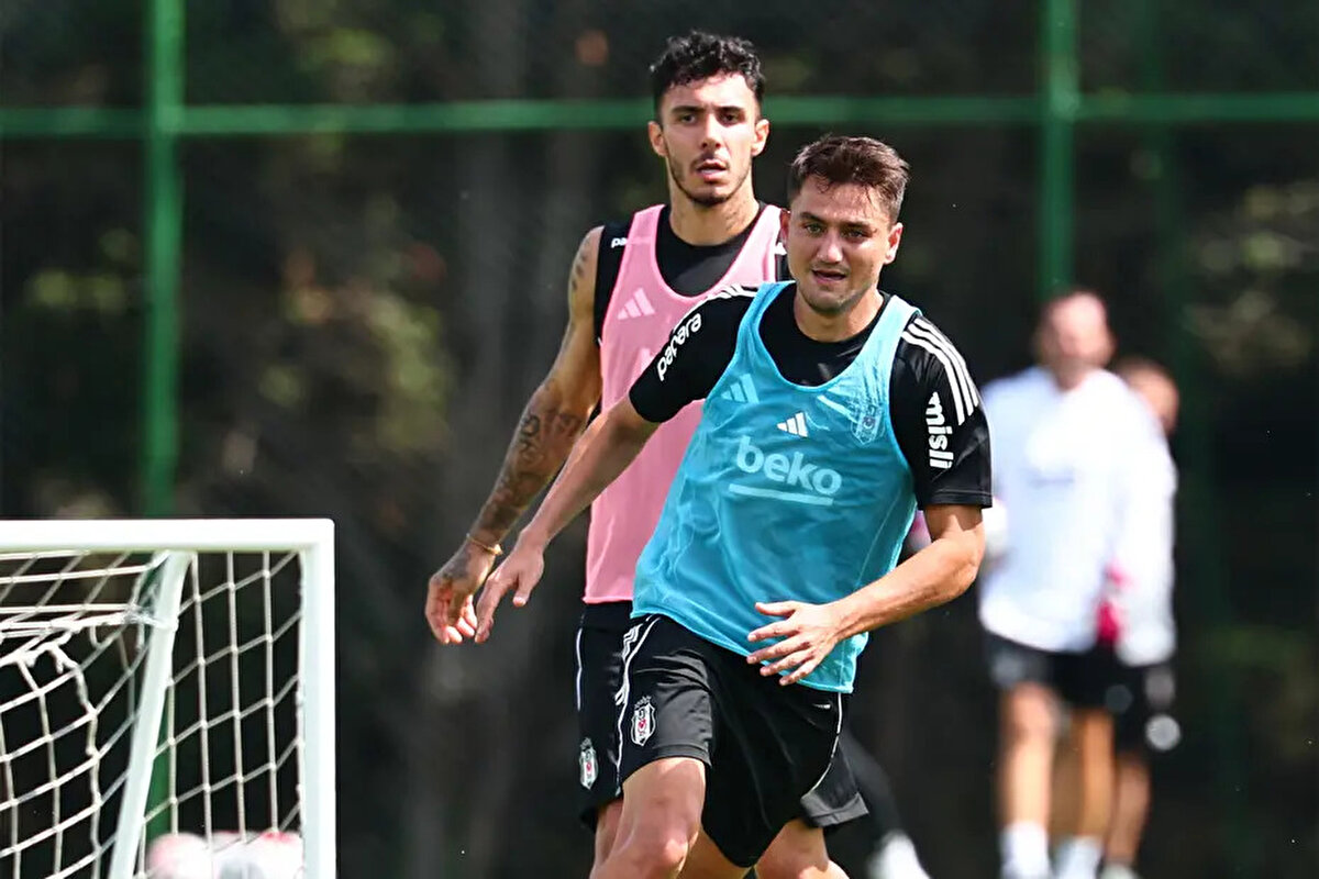 Beşiktaş'ın yeni transferi Cengiz Ünder, sosyal medya hesabından Beşikta'a transferine dair açıklama yaptı.<br><br>