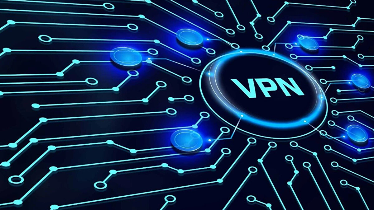 İnternet Neden Yavaş? VPN Neden Gerekli Oldu?<br><br>Dün akşamdan itibaren birçok kullanıcı internette yavaşlama, bağlantı kopması ve sosyal medya uygulamalarına erişim sorunları yaşıyor. Bu durum özellikle Instagram, X (Twitter), WhatsApp ve YouTube gibi platformlarda daha belirgin hale geldi. Kullanıcıların büyük bir kısmı bu sorunları aşmak için VPN uygulamalarına yöneliyor.