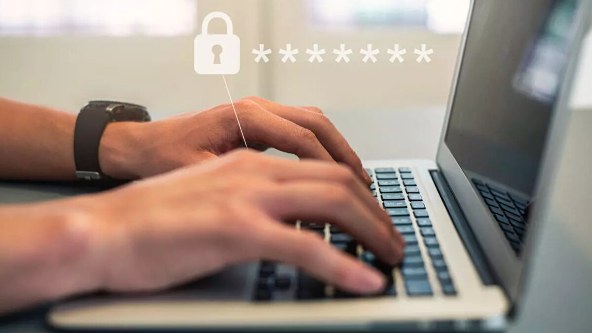 Android’de WhatsApp, Instagram ve Facebook’a VPN ile Girme<br><br>Android’de Manuel VPN Ayarı<br><br>Android cihazlarda VPN ayarlarını manuel yapmak için şu adımlar izleniyor:<br><br>Ayarlar menüsünü açın<br><br>Ağ ve İnternet > VPN seçeneğine dokunun<br><br>Sağ üstteki + işaretine basın<br><br>VPN bilgilerinizi girin (Ad, Tür, Sunucu adresi, Kullanıcı adı/şifre)<br><br>Kaydedip bağlantıyı başlatın<br><br>Genellikle IKEv2/IPSec veya OpenVPN türü tercih ediliyor.