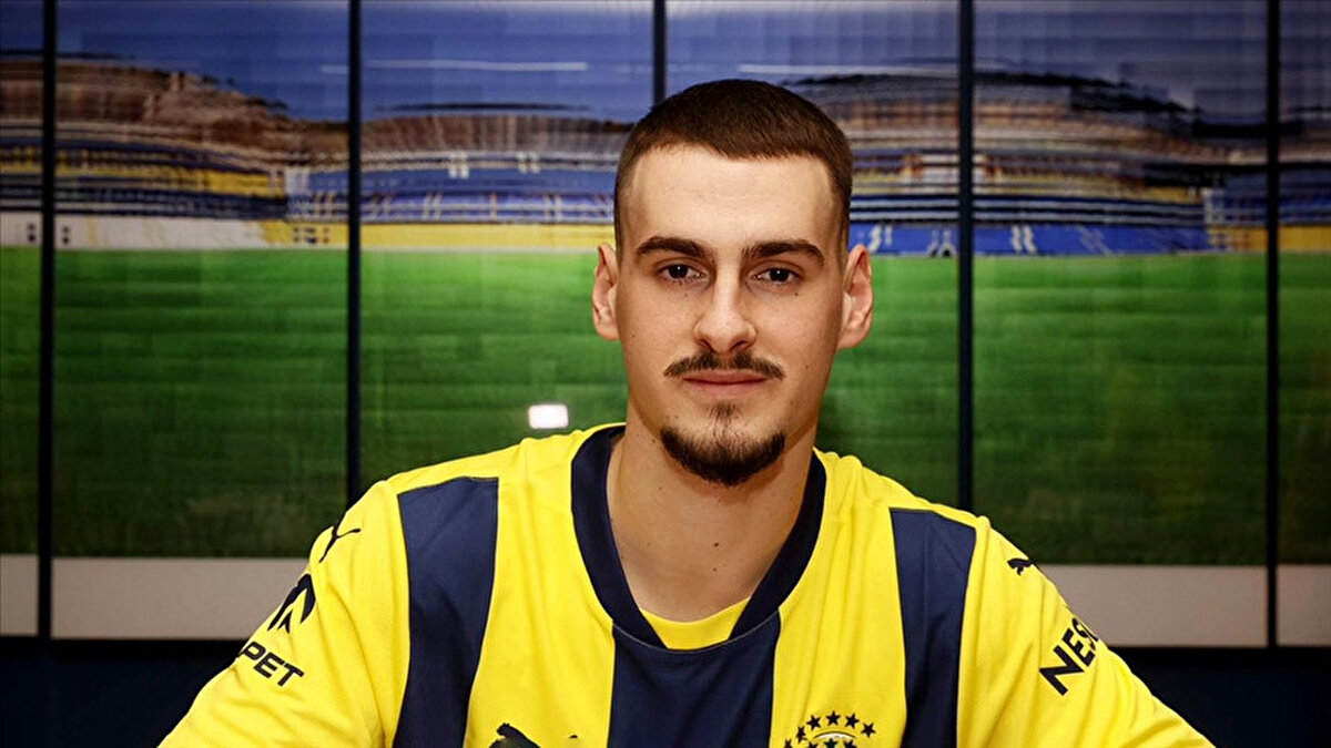 Sarı lacivertliler, genç sağ bek oyuncusu Ognjen Mimovic'in Pafos FC'ye transfer olduğunu Türkiye Futbol Federasyonu'na bildirdi.